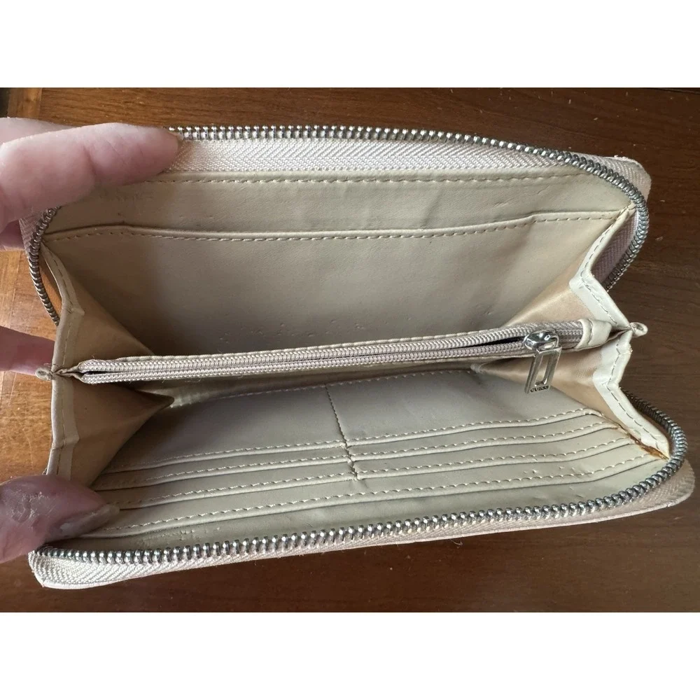 Guess Laurel Pebbled Pink Zip-Around Wallet Pop Of Color For Spring & Summer‎